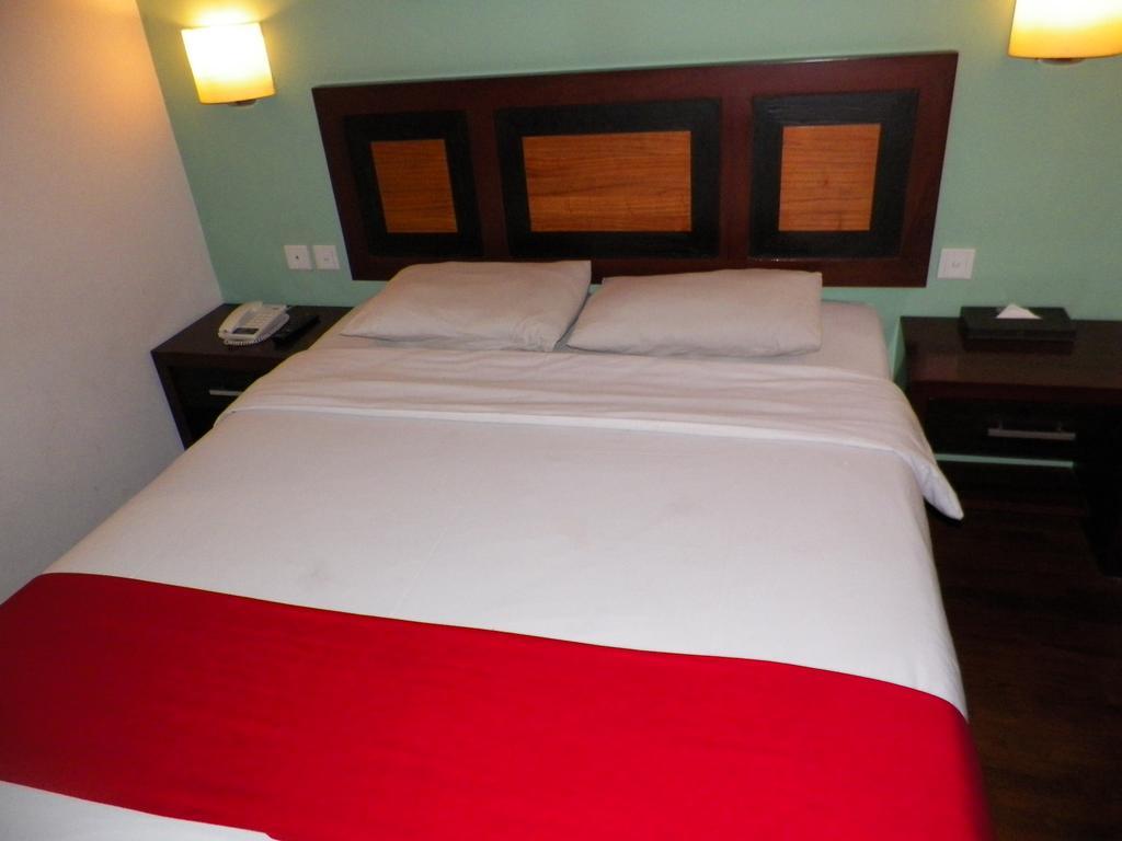 Lampion Hotel Solo Екстер'єр фото